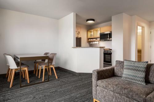 TownePlace Suites by Marriott Fort Meade National Business Park - image 11