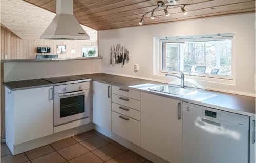 bucătărie, Pet Friendly Home In Kopingsvik in Kopingsvik