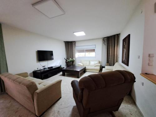 הוילה בעומר in Beer Sheva