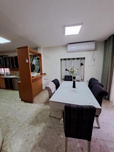 הוילה בעומר in Beer Sheva