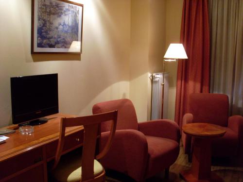 Hotel El Nogal - image 13