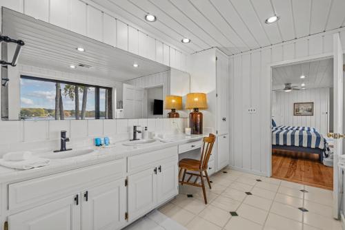 Luxury Lake House in SC With Mountain Views! Luxury Lake House in SC With Mountain Views!