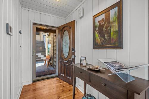 Luxury Lake House in SC With Mountain Views! Luxury Lake House in SC With Mountain Views!