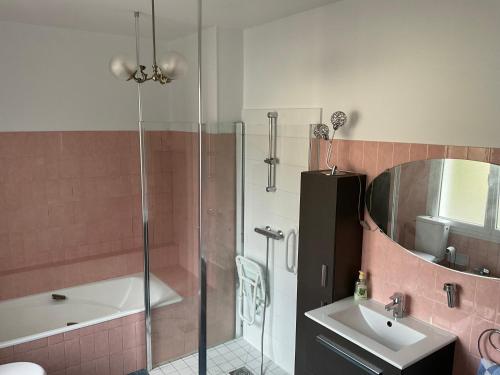 Vannituba, Maison familiale pour un agréable séjour (Maison familiale pour un agreable sejour) in Granville