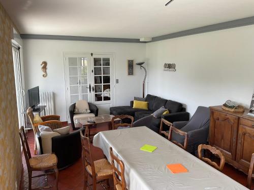 Maison familiale pour un agréable séjour (Maison familiale pour un agreable sejour) in Granville