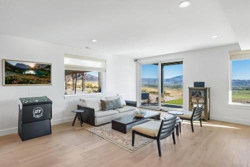 New Mountain Luxury and Wellness Retreat Full Home - main image