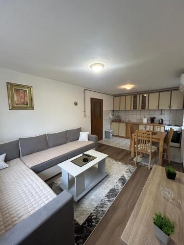 Apartments Elida