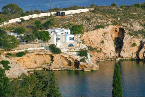 Villa Nikolitsa with private beach 2