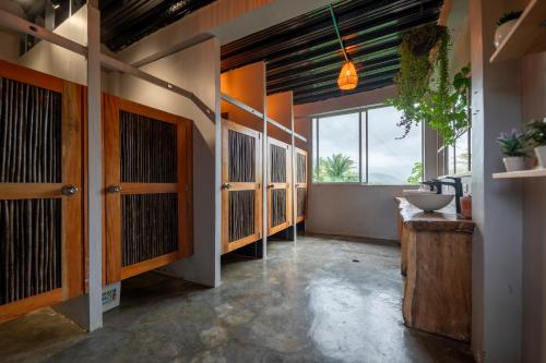 Ванна кімната, The Journey Hostel in Ла Поза