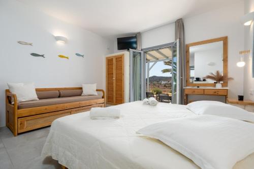 Studio with Sea & Garden View image 2