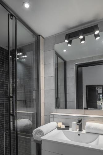 Hôtel Bristol Union Intra Muros - image 7