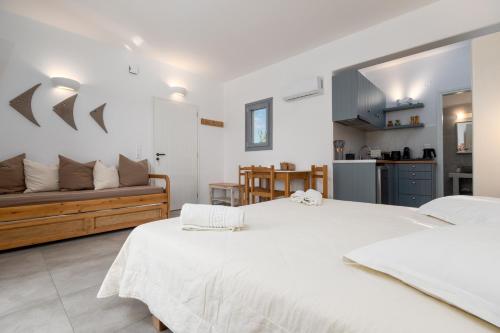 Family Studio with Sea View image 10