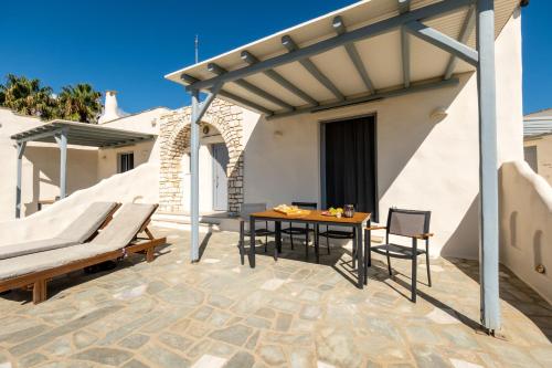 Family Studio with Sea View image 5
