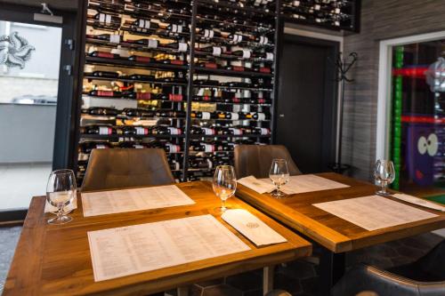 Barok Hotel and Apartments