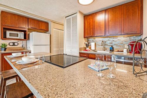 Kihei Maui Condo, 5 minute walk to the beach, 3 Pools, Tennis Courts, BBQs 4-Star Single Room view