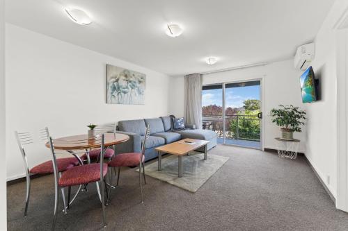 Balcony/terrace, Greens Motel in Annesbrook