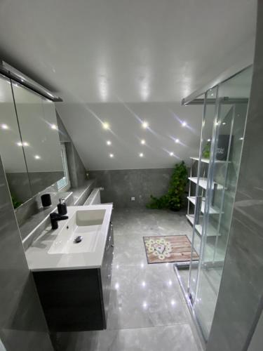 ห้องน้ำ, Kovacevic Rooms in ลุสเทเนา