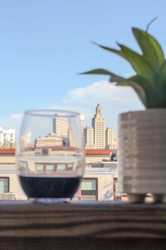 Jennifers Private Amazing View Walkable Apartment with Relaxing Deck in Providence, USA