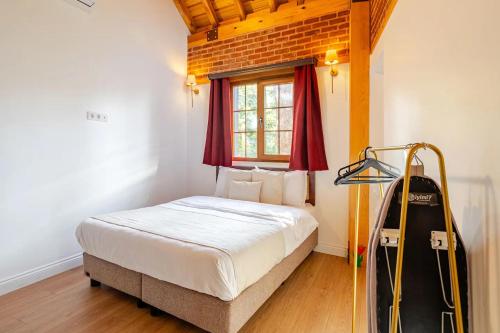 Villa Arancia Istanbul - Garden, BBQ, Sauna & Turkish Bath by the Tram in Fatih, Стамбул (фото 8)