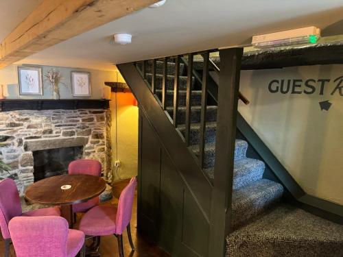 The Fountain Inn - image 7