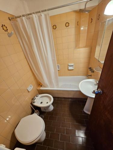 One-Bedroom Apartment image 3