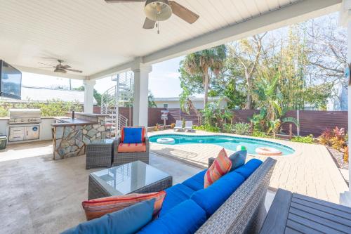 4BD 3BR Pool Paradise 1 mile from Beach & Downtown – khách sạn tại Anastasia