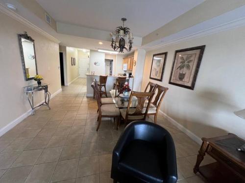 Huge Pool, stunning Lakeview, Sunrise, Disney#1003 in Orlando, USA
