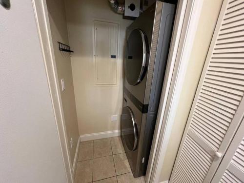 Huge Pool, stunning Lakeview, Sunrise, Disney#1003 in Orlando, USA