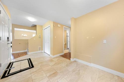 Cozy 3-Bedroom House with 3 Bathrooms in Richmond in Richmond, Canada