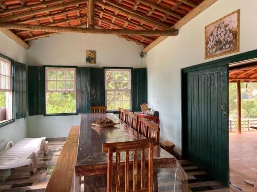 Sitio para relaxar com piscina e campo de areia in Cruzilia