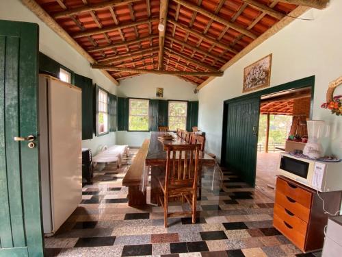 Sitio para relaxar com piscina e campo de areia in Cruzilia