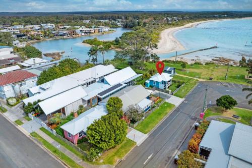 Aurora quintessential beachfront couples getaway in Currarong