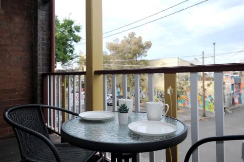 Newtown vibes with pool & parking