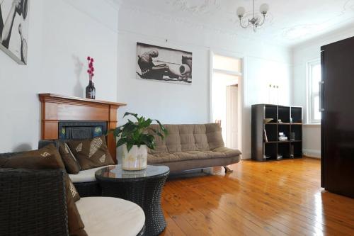 Newtown vibes with pool & parking