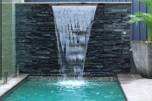 Newtown vibes with pool & parking