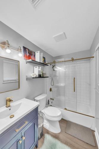 Comfy Apt 4 in Historic Museum District Duplex - image 5