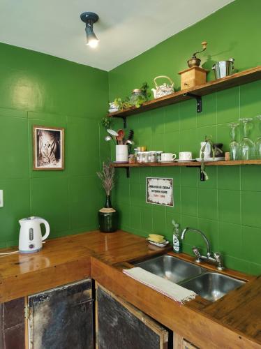 Kitchen, Hostel Yatel in El Calafate