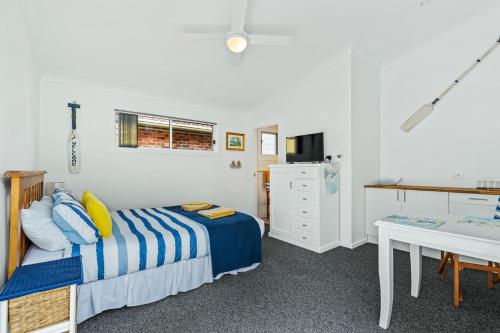 Jado on the Lake - Captains Quarters in St Georges Basin