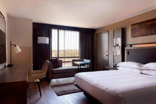 1 queen bed
