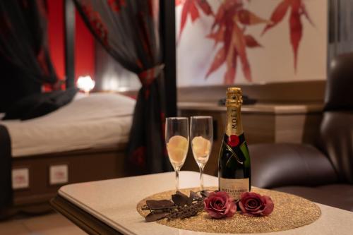 M'SCLUB OsakaHirano AdultOnly – Osaka, WI