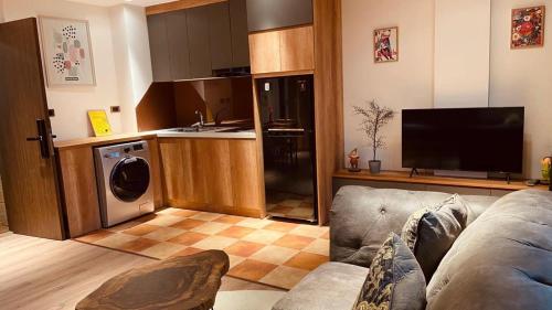 Bom's House
