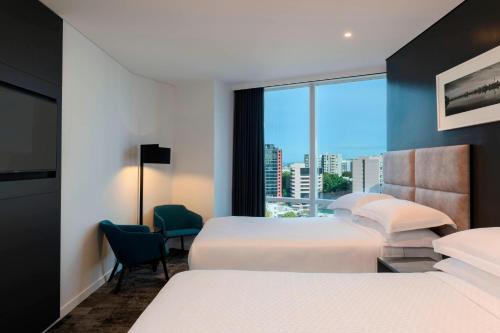 Superior Room with Two Double Beds image 4