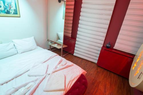 Element Suites - image 5