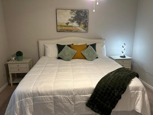 Luxe Central Suburban Retreat Luxe Central Suburban Retreat