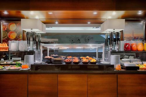 Sheraton Brussels Airport Hotel - image 4