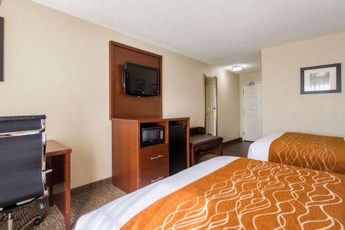 Comfort Inn & Suites Dayton North - image 6