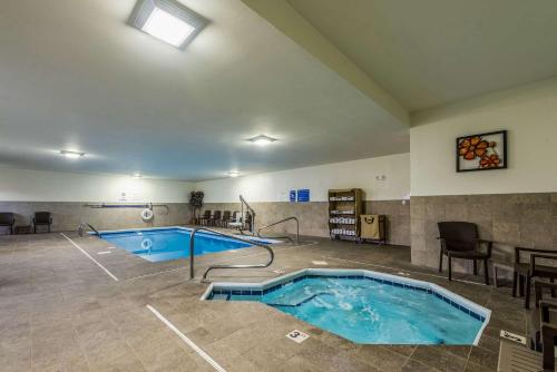 Comfort Inn & Suites Dayton North - image 7