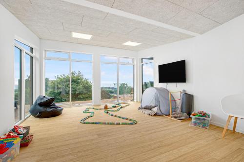 Four-Bedroom Holiday Home image 8