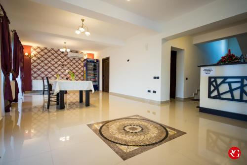 Фойє, Pensiunea Royal Spa in Пятра Нямц