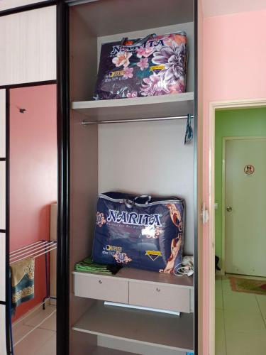 Nena Homestay Setia Alam, Air Conditioned, High Speed Internet Nena Homestay Setia Alam, Air Conditioned, High Speed Internet